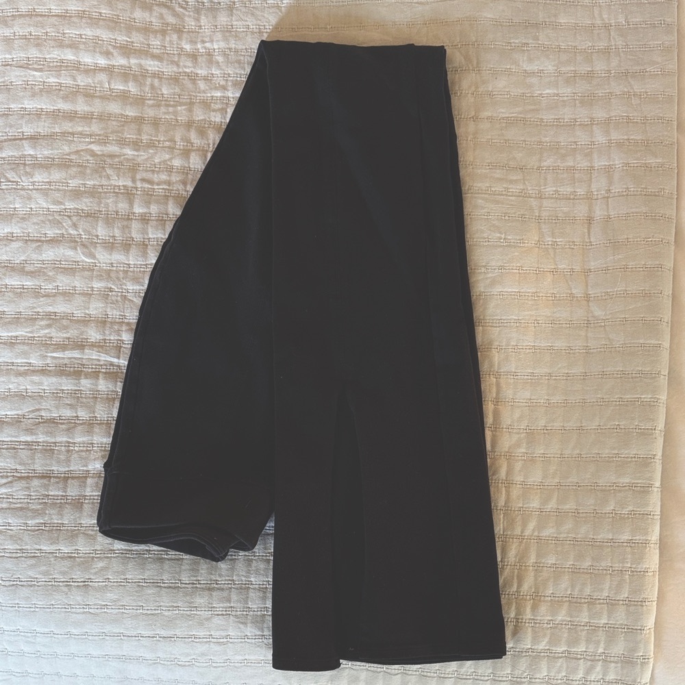 ALO // high waist flutter legging - Picture 2 of 8
